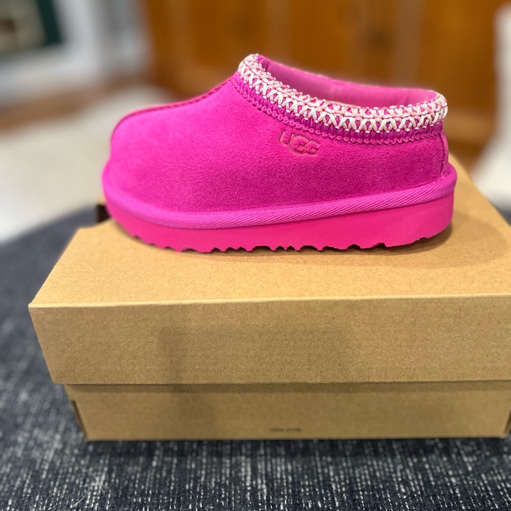 UGG Tasman II RCR Slippers in Vibrant Pink